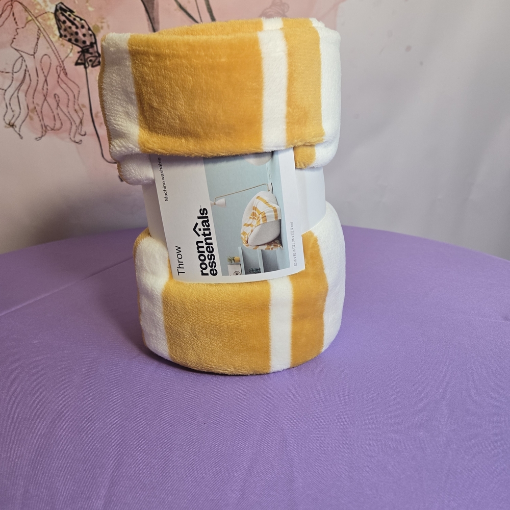 Room Essentials Yellow and White Throw Blanket - Picture 2 of 9